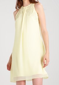 Dorothy Perkins Koktejlové šaty / šaty na párty - yellow