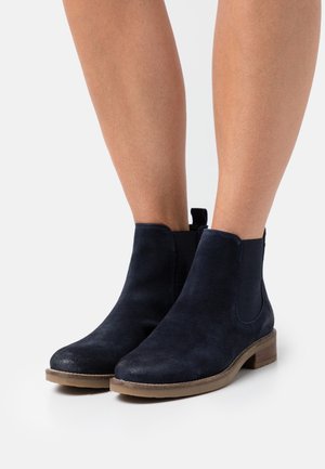 s.Oliver, Boots à talons - blue
