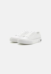 Valentino ARON - Sportcipő - white