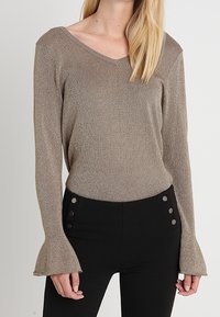 Cream Pullover - gold-coloured