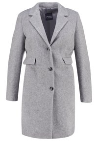 Cappotto in misto lana grigio con design sartoriale, colletto a revers, chiusura frontale a tre bottoni e tasche laterali. Texture liscia con una silhouette moderna.