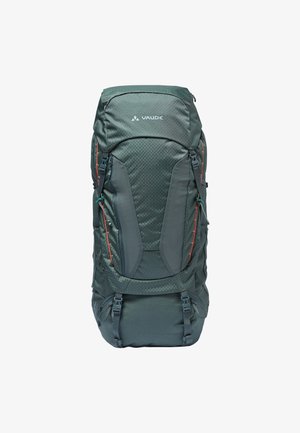 Zaino da trekking verde con tessuto testurizzato, spallacci imbottiti, fibbie regolabili e dettagli arancioni a contrasto. Design compatto ed ergonomico.