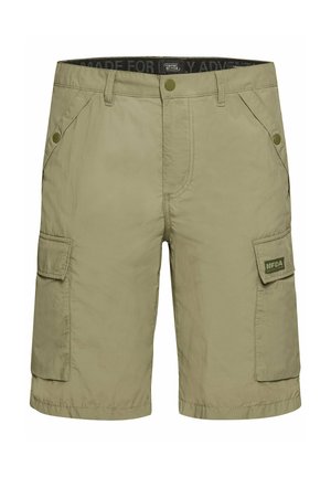 Khaki szorty cargo wykonane z lekkiego materiału, z dwiema kieszeniami po bokach i kieszenią z klapką na nodze, ze wszytym pasek.