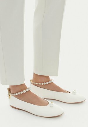 Gino Rossi, GINO ROSSI WOMEN'S BALLET FLATS WHITE - Bailarinas con hebilla - white