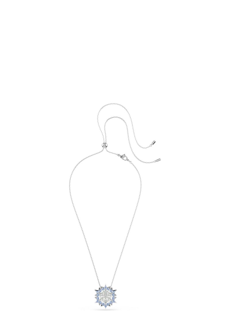 Sølv kædedesign med en stjernestråle vedhæng prydet med klare og lyseblå krystaller, detaljeret med spidse accenter omkring midtpunktet.