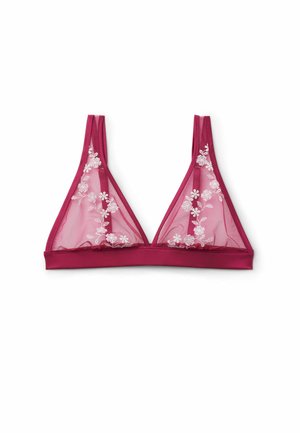 Gennemsigtig dyb lyserød trekantet bh med hvid blomsterbroderi og satin underbånd, tynde justerbare skulderstropper mod hvid baggrund.