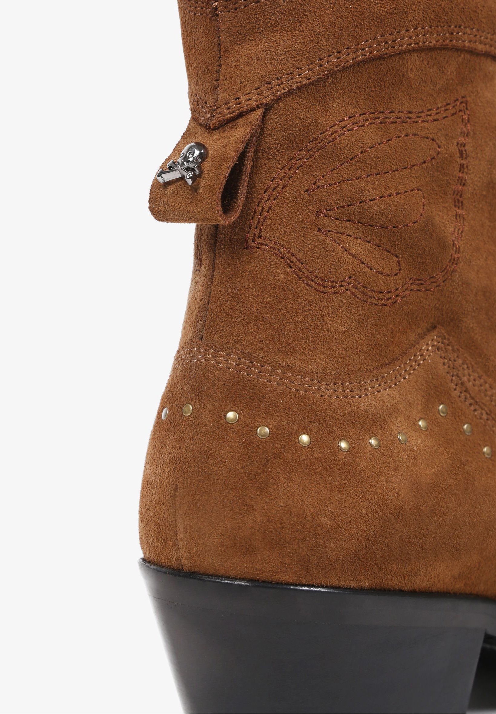 round stud wedge bootie