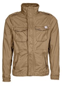 Khaki bawełniana kurtka z wysokim kołnierzem, dwoma kieszeniami na piersi i kieszeniami bocznymi. Gładka faktura z przeszyciami jako akcentami.