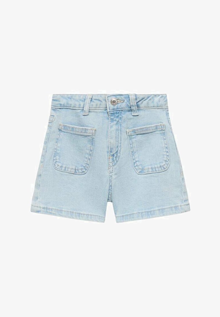 Svetlo modri denim kratke hlače z visokim pasom, sprednjim kovinskim gumbom za zapiranje in dvema zadnjima žepoma. Tkanina ima gladko teksturo in rahlo bledenje.