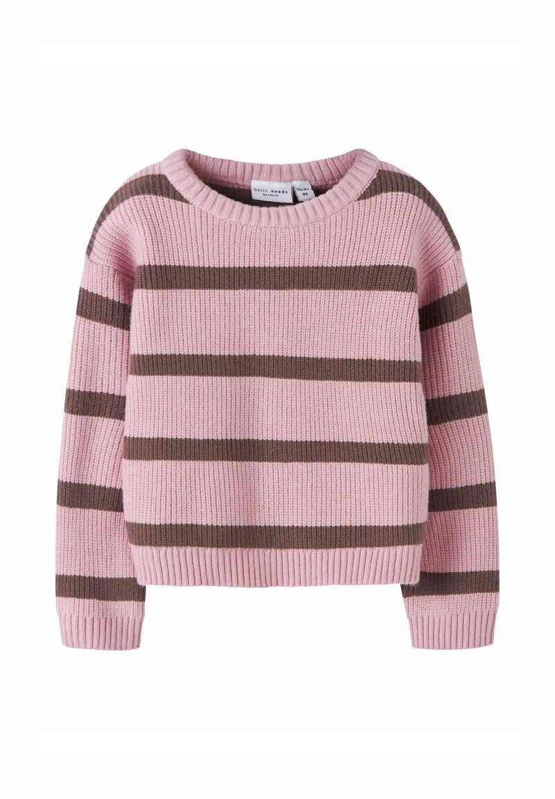 Różowy sweter w prążki z poziomymi brązowymi paskami, okrągłym dekoltem i długimi rękawami. Teksturowany materiał dzianinowy z mankietami i wykończeniem u dołu.