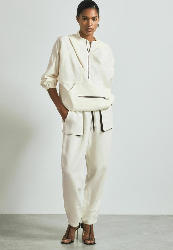 VICTORIA HOODED - Windbreaker