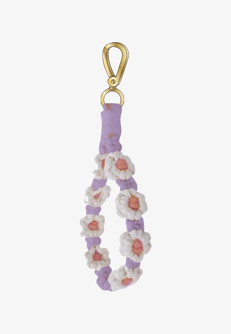 Llavero floral con una correa lavanda adornada con flores blancas y centros rosas, rematado con un clip de metal dorado para su sujección.