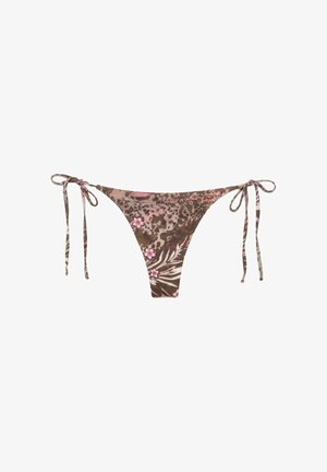 Slip bikini marrone e rosa a stampa floreale e animalier con laccetti laterali su sfondo bianco.