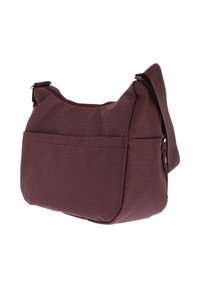 Sac à bandoulière bordeaux avec de petits points blancs, une poche avant et une bandoulière réglable, présenté sur un fond blanc.