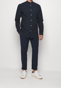 Lindbergh Tygbyxor - dark blue