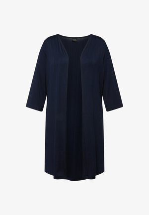 Mørkeblå kimono-stil cardigan med trekvartærmer, åben front og en glat tekstur. Har lodrette ribbede detaljer overalt.