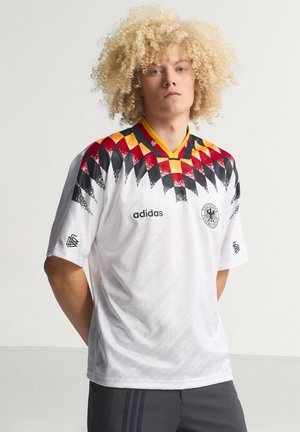 adidas Originals, Oblečení národního týmu - white