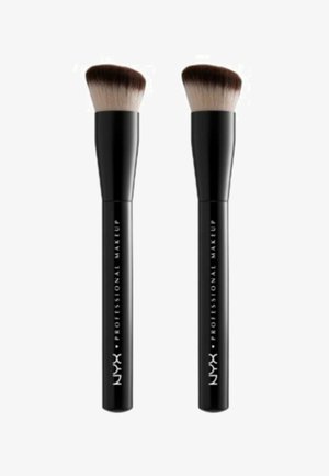NYX Professional Makeup, LOT DE 2 - PINCEAU FOND DE TEINT CAN'T STOP WON'T STOP PRO - Pinceau maquillage