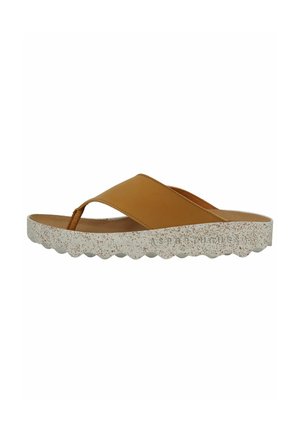 Hnědá kožená pantofle s širokým páskem a bílou podrážkou s tečkovanou texturou a zubatými okraji.