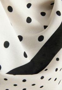 Fulár - monochrome polka dot print
