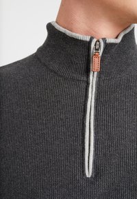 Pier One Pullover - mottled dark grey