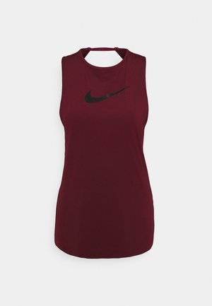 Sportowy top bez rękawów w bordowym kolorze, z okrągłym dekoltem i czarnym logo Nike Swoosh na środku klatki piersiowej.