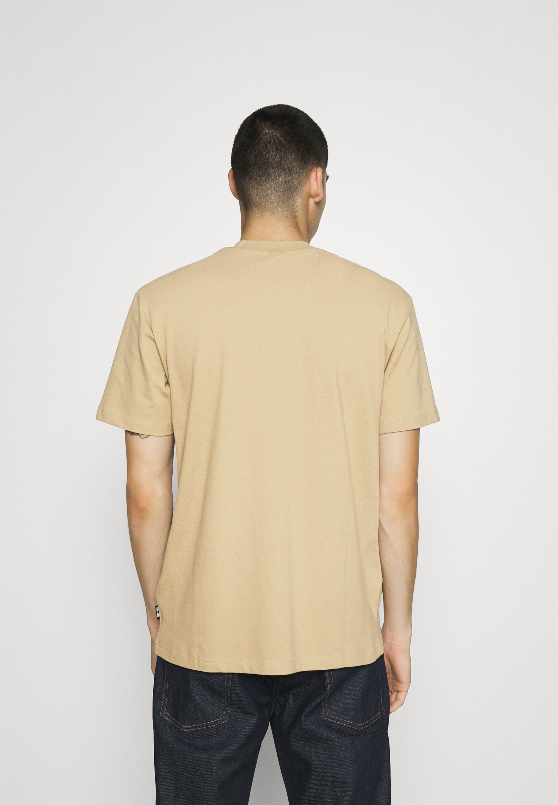 Men ONSVILMOS LIFE MOCK NECK TEE - Basic T-shirt Men ONSVILMOS LIFE MOCK NECK TEE - Basic T-shirt