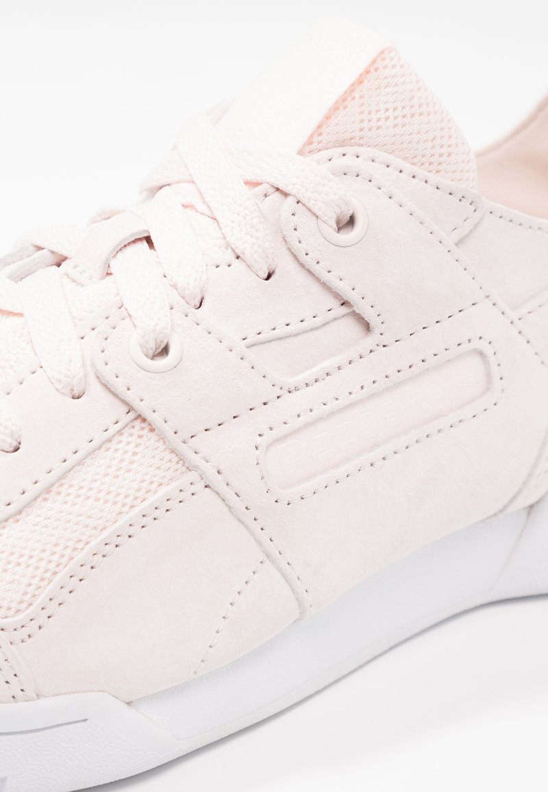 Reebok Classic PLUS COLD - Tenisky - pale pink/white