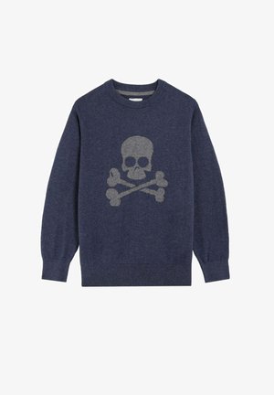 Pulover albastru marin cu mânecă lungă, având pe față un grafic mare cu un craniu și oase încrucișate de culoare gri, cu manșete și tiv cu model în dungi.