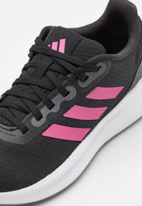 adidas Performance FALCON 3.0 - Chaussures de running sur route - core black/pulse magenta/grey six