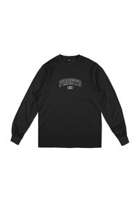 Czarny t-shirt z długim rękawem wykonany z bawełny. Na froncie widnieje biały, zaokrąglony napis "PROSTO". Gładka tkanina, klasyczny krój i mankiety przy rękawach.