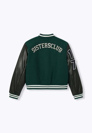 Veste universitaire vert foncé avec manches en cuir noir, poignets à rayures blanches, texte "SISTERSCLUB" au dos et numéro "17" sur la manche droite.