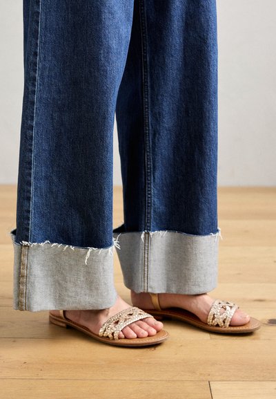 SOZY S - Sandales - gold