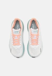 Altra FWD EXPERIENCE ROAD - Scarpe da corsa su strada - white