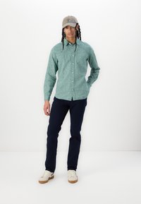 Thumbnail Image 3