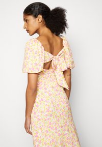 Forever New MAHALIA SHIRRED MIDI DRESS - Vestido camiseiro - hampton