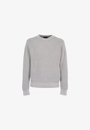 Maglione girocollo in maglia grigio chiaro con maniche lunghe e polsini e orlo a coste, mostrato su sfondo bianco.