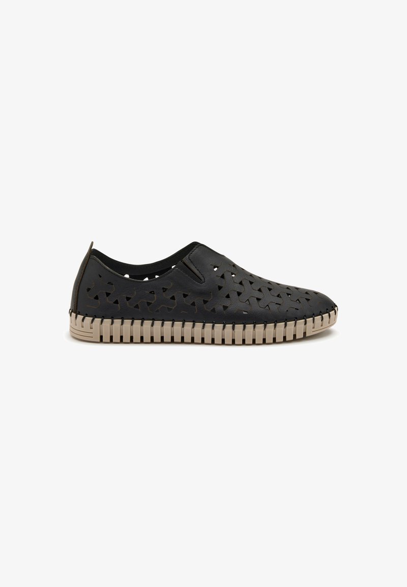Frau Shoes PERFORATED - Scarpe senza lacci - black