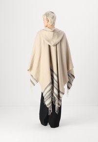 VILA VIEMMA HOODED PONCHO - Skraistė - birch