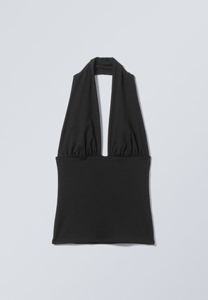 Mustast värvi varrukateta halter-kaelusega topp, millel on rinnal kogutud kangas ja lai vöökoht, eksponeeritud helehallil tasapinnal.