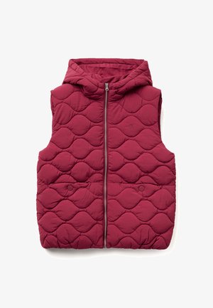 Gedeelde bordeaux rode vest met capuchon, voorzien van een ritssluiting aan de voorkant en twee zijzakken, met een gladde, gestructureerde afwerking en een golfpatroon.