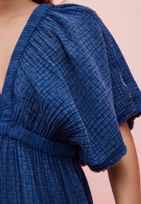Next TALL FIT - TEXTURED V-NECK - Rochie de zi - wash navy blue