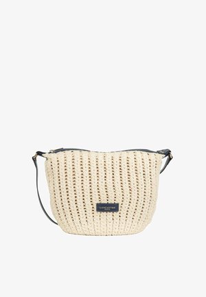 Beige geweven crossbodytas met een zwarte verstelbare riem en een klein rechthoekig "Lancaster Paris" label aan de voorkant in het midden.
