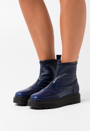 L37, Bottines - blue