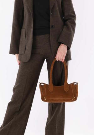 Burkely, SIERRA HANDBAG - Handtas - cognac