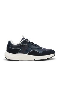 Baskets de sport bleu marine en mesh et en daim avec un motif texturé, semelle blanche et lacets plats. Comprend une languette au talon.
