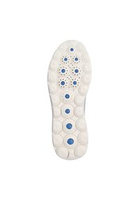 Sole della scarpa con fori circolari, materiale in gomma bianca testurizzata, presenta dettagli blu in schemi circolari, progettata per ventilazione e grip.