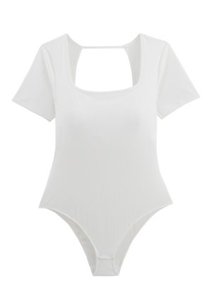 Body blanc à manches courtes avec encolure carrée et pressions à l’entrejambe, présenté sur un fond uni.