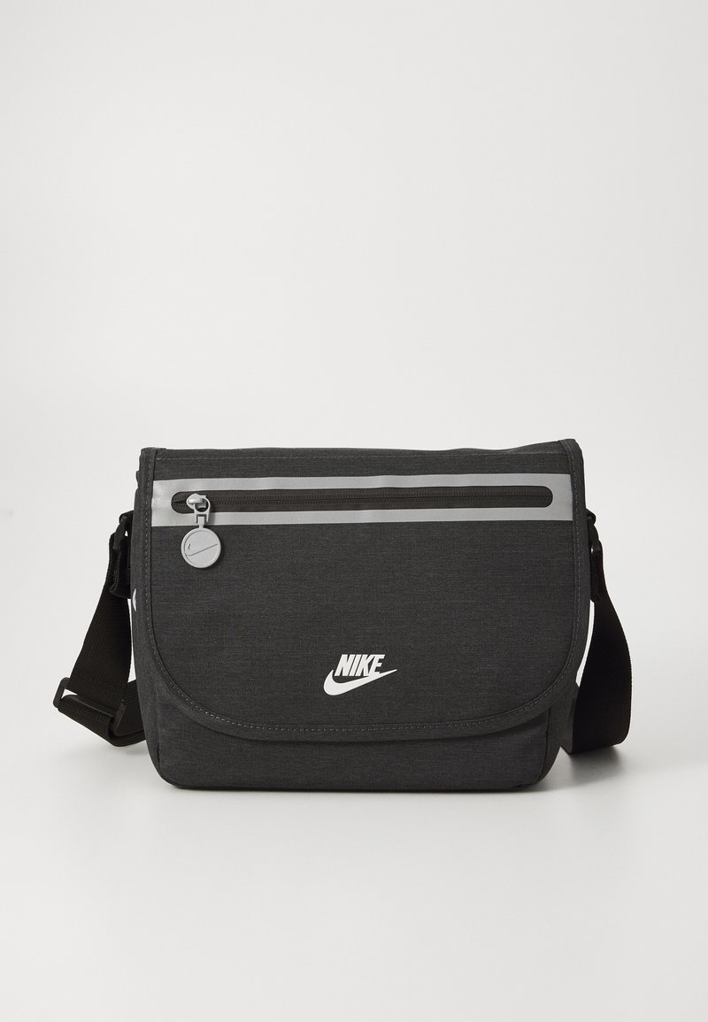 Nike Sportswear - FUTURA MESSENGER LUNCH UNISEX - Geantă crossbody - black, Extindeți