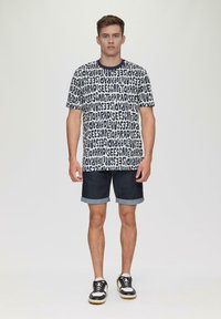 QS MIT ALL-OVER - T-shirt print - tiefblau